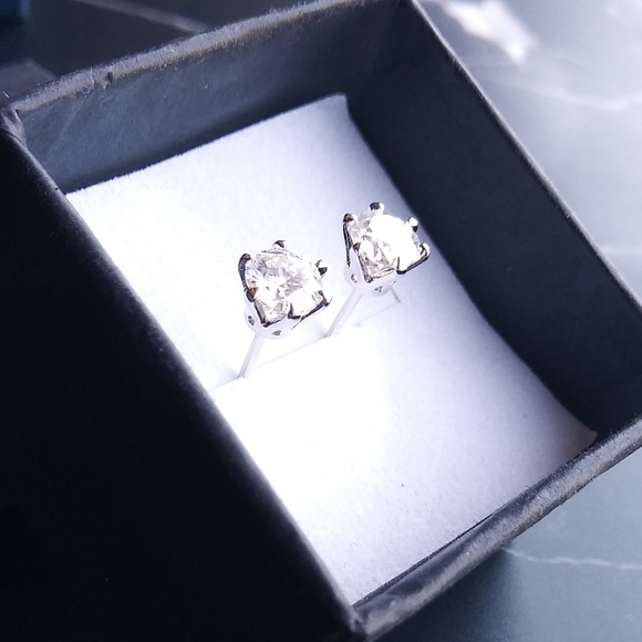 NEW 1ctw Moissanite Martini Diamond Stud UNISEX Earrings in Silver Certified - Picture 8 of 15